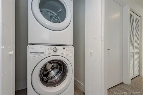 2960 NE 207 Aventura FL 33160