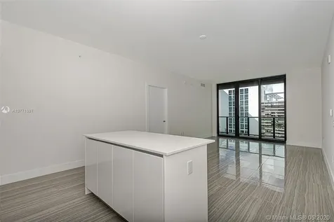 2960 NE 207 Aventura FL 33160