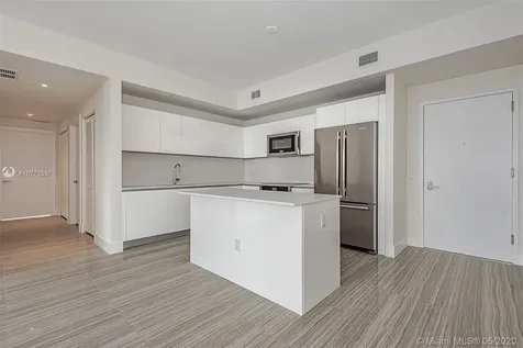 2960 NE 207 Aventura FL 33160