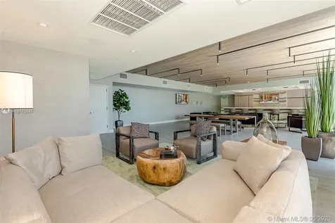 2960 NE 207 Aventura FL 33160