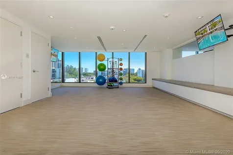 2960 NE 207 Aventura FL 33160