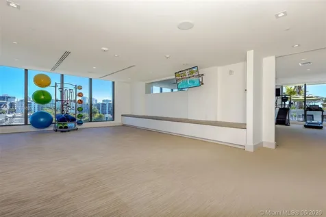 2960 NE 207 Aventura FL 33160