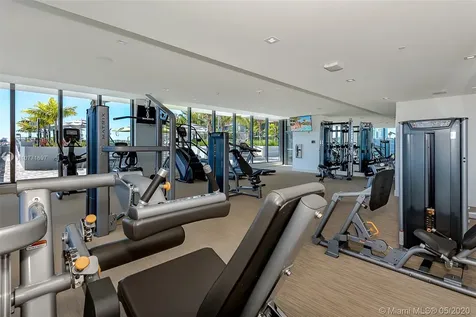 2960 NE 207 Aventura FL 33160