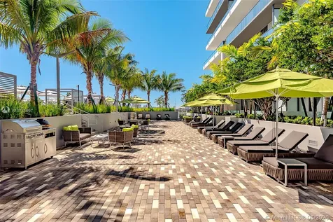 2960 NE 207 Aventura FL 33160