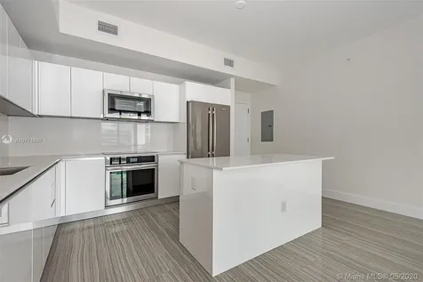 2960 NE 207 Aventura FL 33160