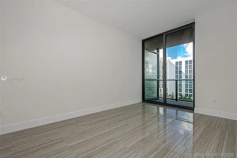 2960 NE 207 Aventura FL 33160