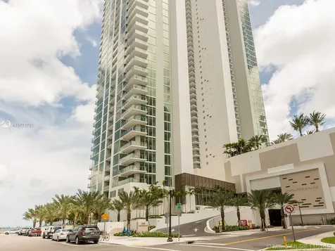 2900 NE 7th Avenue Miami FL 33137