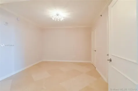 17201 Collins+den Sunny Isles Beach FL 33160