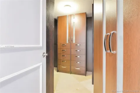 17201 Collins+den Sunny Isles Beach FL 33160