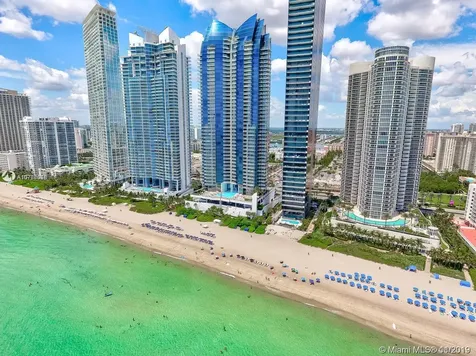 17201 Collins+den Sunny Isles Beach FL 33160