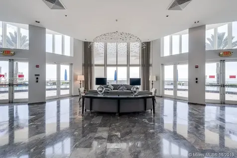 17201 Collins+den Sunny Isles Beach FL 33160