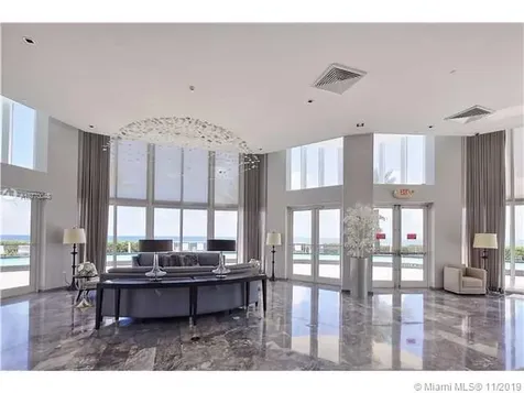 17201 Collins+den Sunny Isles Beach FL 33160