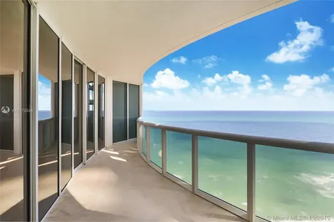 17201 Collins+den Sunny Isles Beach FL 33160