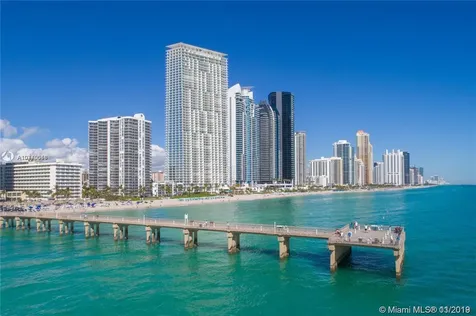 17201 Collins+den Sunny Isles Beach FL 33160