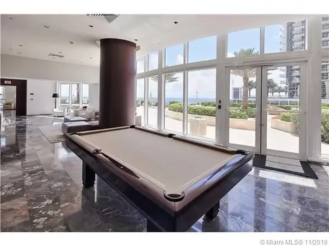 17201 Collins+den Sunny Isles Beach FL 33160