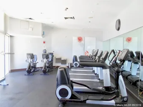 17201 Collins+den Sunny Isles Beach FL 33160