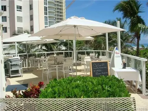 17201 Collins+den Sunny Isles Beach FL 33160