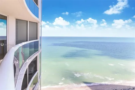 17201 Collins+den Sunny Isles Beach FL 33160