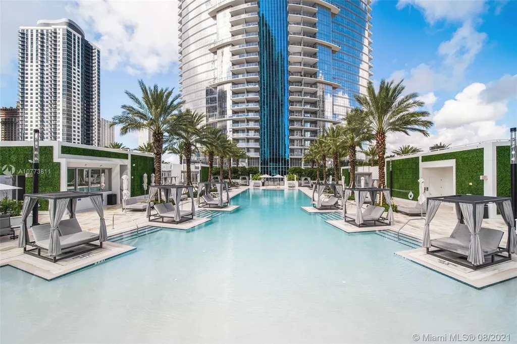 851 NE 1st Avenue Miami FL 33132