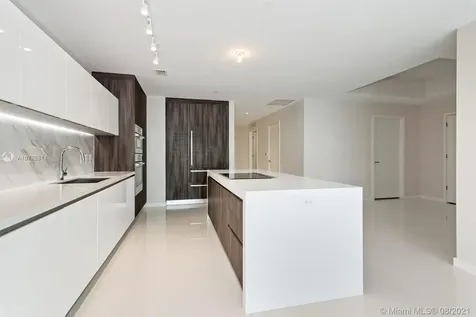 851 NE 1st Avenue Miami FL 33132