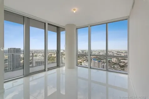 851 NE 1st Avenue Miami FL 33132