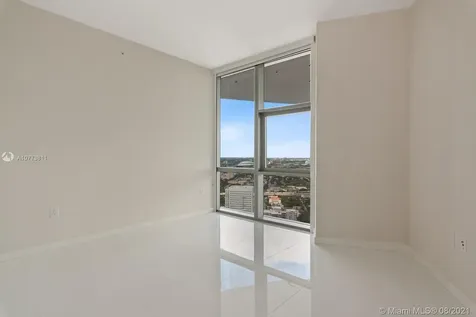 851 NE 1st Avenue Miami FL 33132