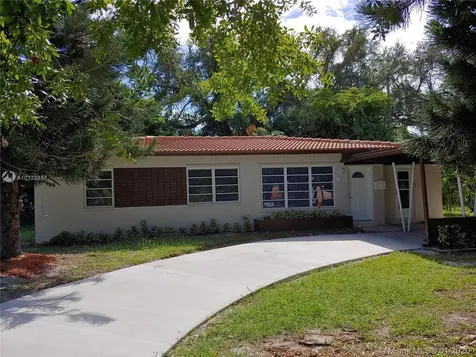 1080 NE 150th Street Miami FL 33161