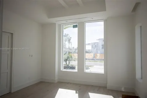 3852 Country Club Lane Fort Lauderdale FL 33308