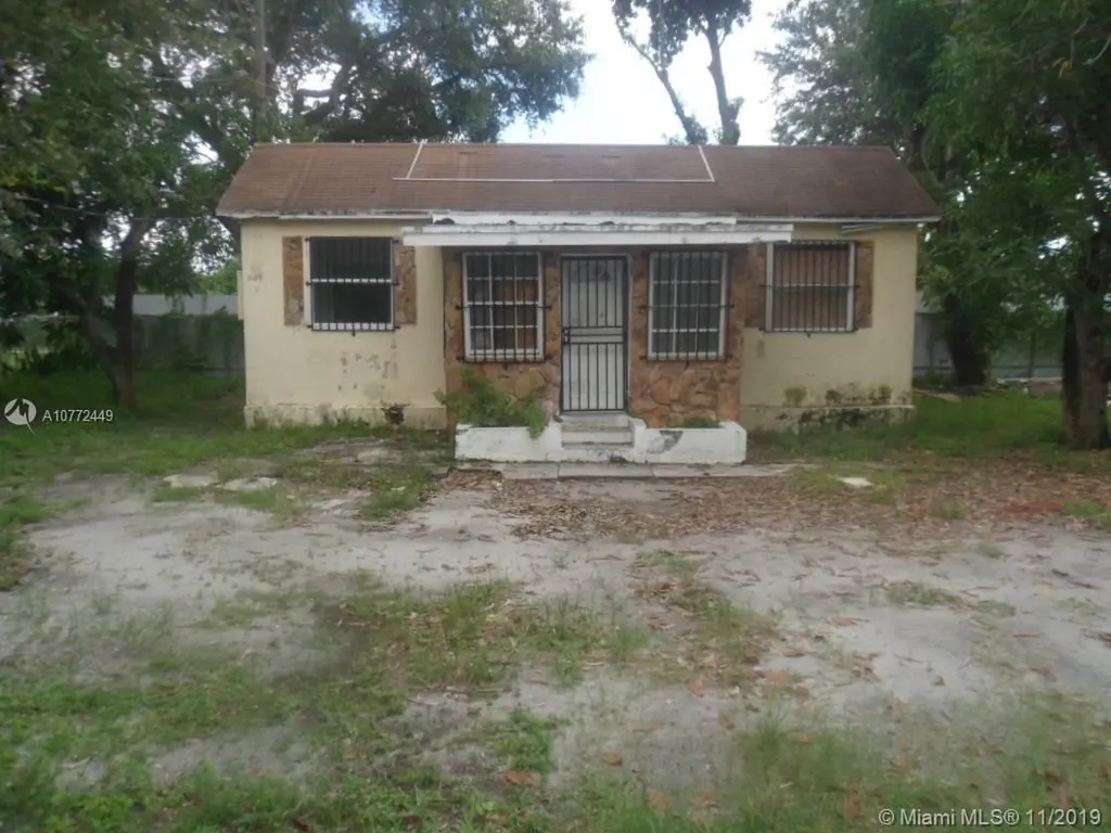 2389 NW 88th Street Miami FL 33147