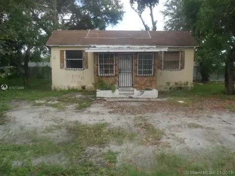 2389 NW 88th Street Miami FL 33147