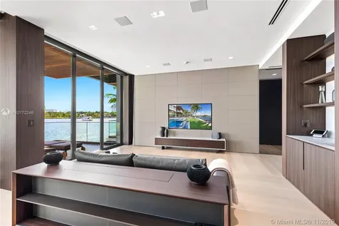 15 Palm Avenue Miami Beach FL 33139