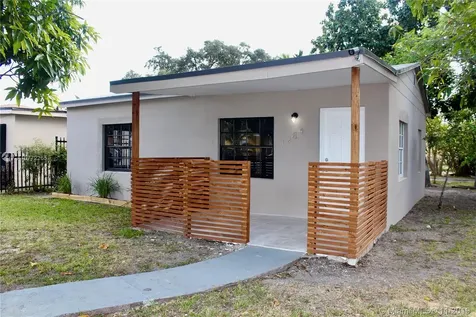 1284 NW 51st Street Miami FL 33142