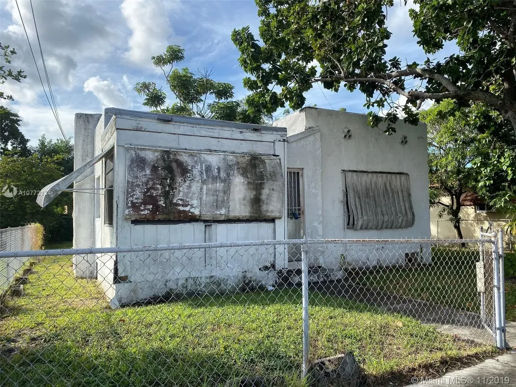 1486 NW 53rd Street Miami FL 33142