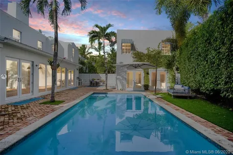 939 W 47th Court Miami Beach FL 33140