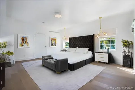 939 W 47th Court Miami Beach FL 33140