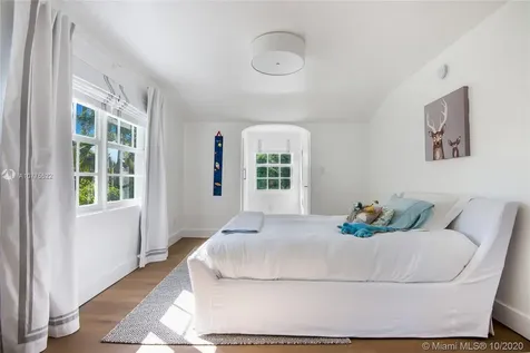 939 W 47th Court Miami Beach FL 33140