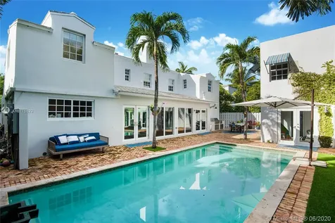 939 W 47th Court Miami Beach FL 33140