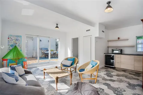 939 W 47th Court Miami Beach FL 33140