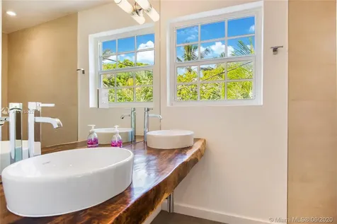 939 W 47th Court Miami Beach FL 33140