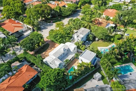 939 W 47th Court Miami Beach FL 33140