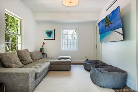 939 W 47th Court Miami Beach FL 33140