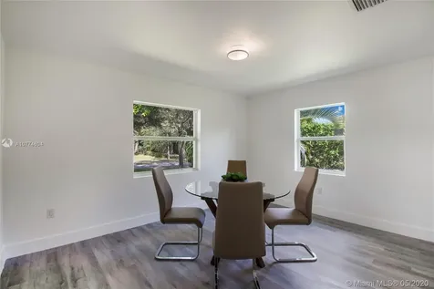 22 NE 89th Street El Portal FL 33138