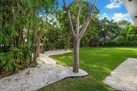 22 NE 89th Street El Portal FL 33138