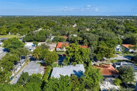 22 NE 89th Street El Portal FL 33138
