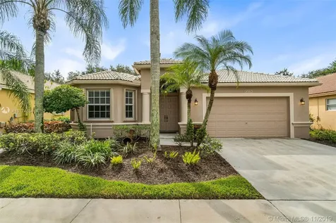 4820 Swans Manor Coconut Creek FL 33073
