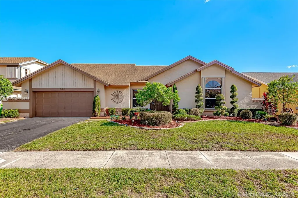 910 SW 150th Avenue Sunrise FL 33326