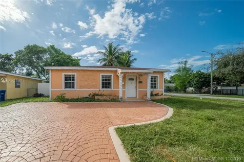 900 NE 159th Street North Miami Beach FL 33162
