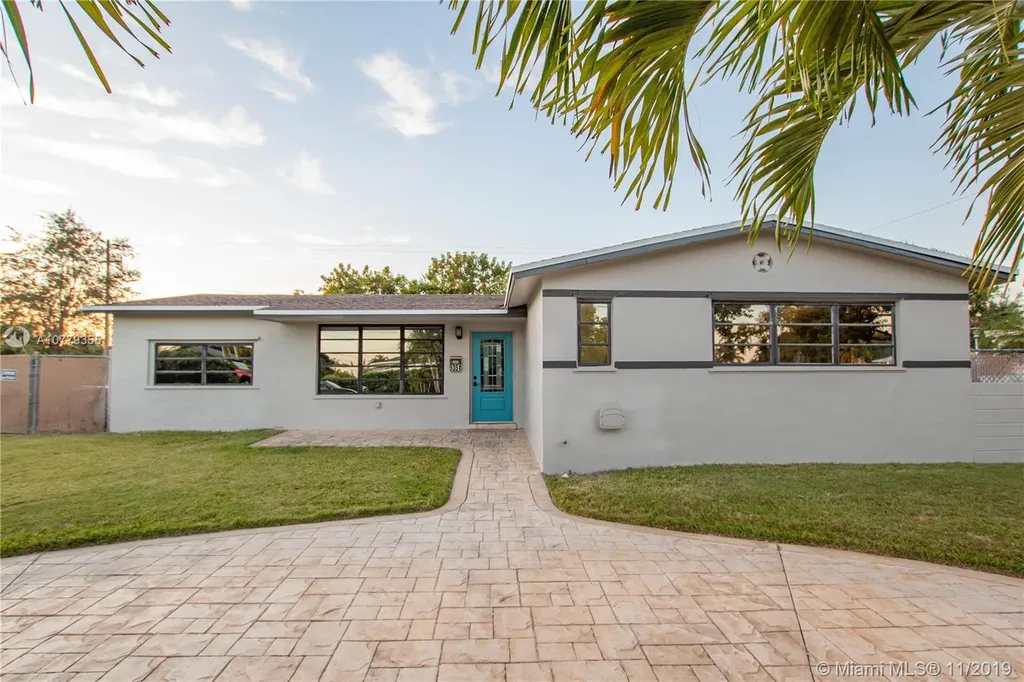 9351 Nassau Drive Cutler Bay FL 33189