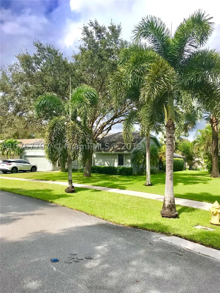 8983 SW 59th Street Cooper City FL 33328