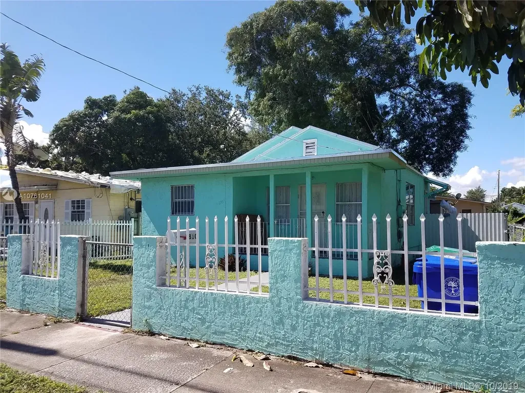 6810 NW 5th Place Miami FL 33150